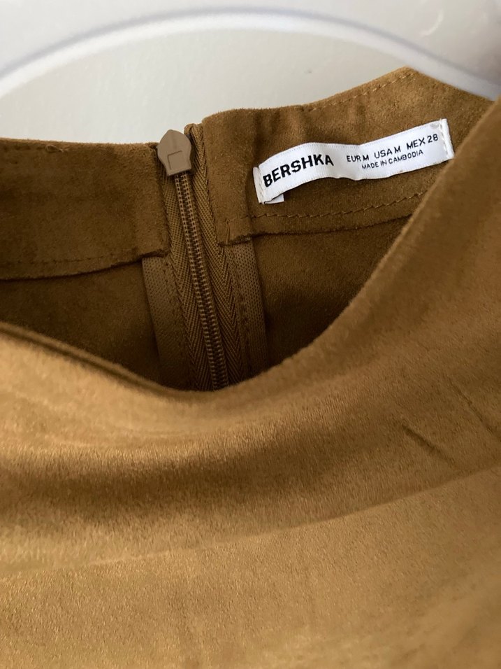 Bershka Kahverengi Yüksek Yakalı Kolsuz Süet Bluz - Görsel 3