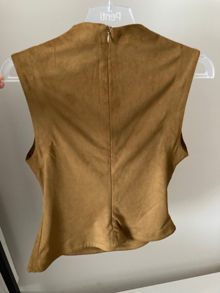 Bershka Kahverengi Yüksek Yakalı Kolsuz Süet Bluz - Görsel 4