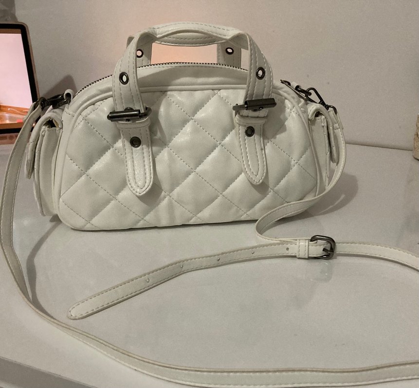 Bershka yıldızlı çanta - Görsel 2