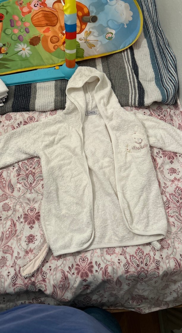 Nakışlı Kapüşonlu Beyaz Kız Çocuk Bornozu - Görsel 3