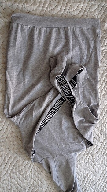 15-16 Yaş Beden gri Renk m beden lc waikiki defosuz sweatshirt.