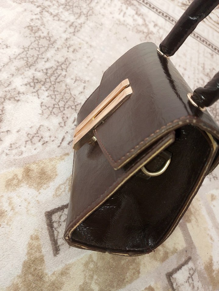 Klasik Parlak Kahverengi Deri Kadın Çanta - Görsel 2