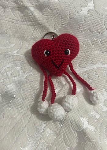 Kırmızı Örgü Kalp Anahtarlık - Görsel 2