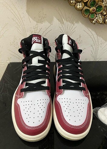 38 Beden jordan 1 retro high trophy room chicago