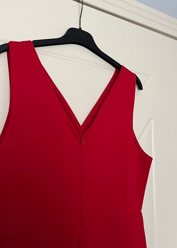 Kırmızı Elbise - Görsel 4