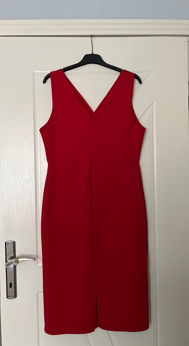 Kırmızı Elbise - Görsel 3