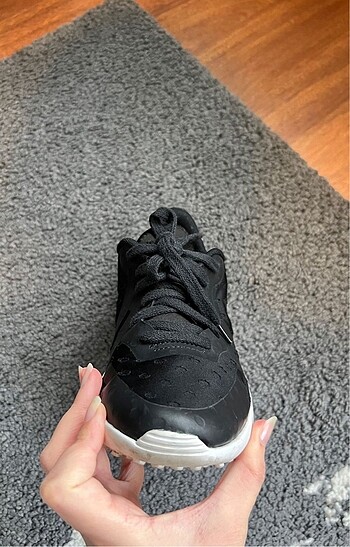 37 Beden Converse marka spor ayakkabı