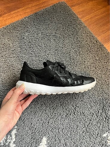 37 Beden siyah Renk Converse marka spor ayakkabı
