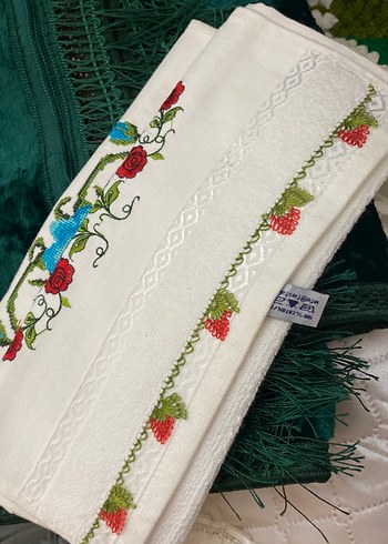 Özdilek Nakışlı Renkli Desenli Beyaz Havlu
