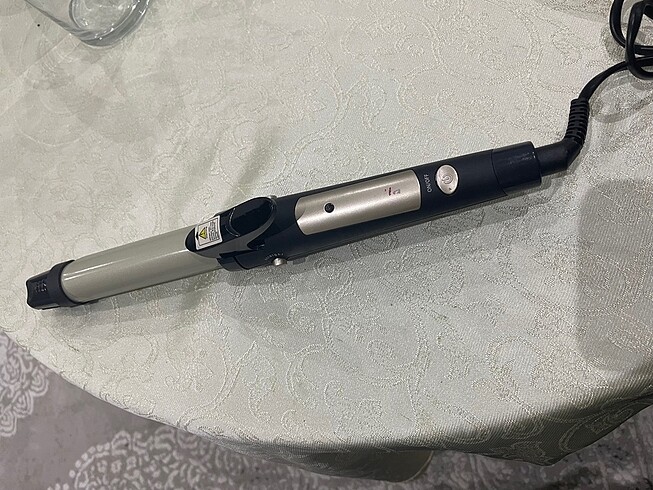 Babyliss Saç düzleşirici ve maşa bir arada
