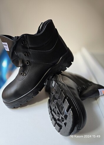 Deri Erkek Bot - Görsel 7