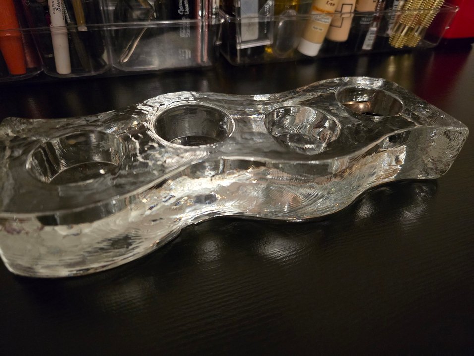 Dalgalı Tasarımlı Cam Şamdan Mumluk - Görsel 3