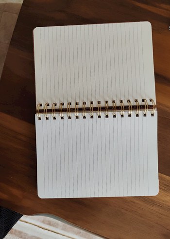 Sert kapaklı orta boy telli 180 sayfa A5 çizgili defter - Görsel 3