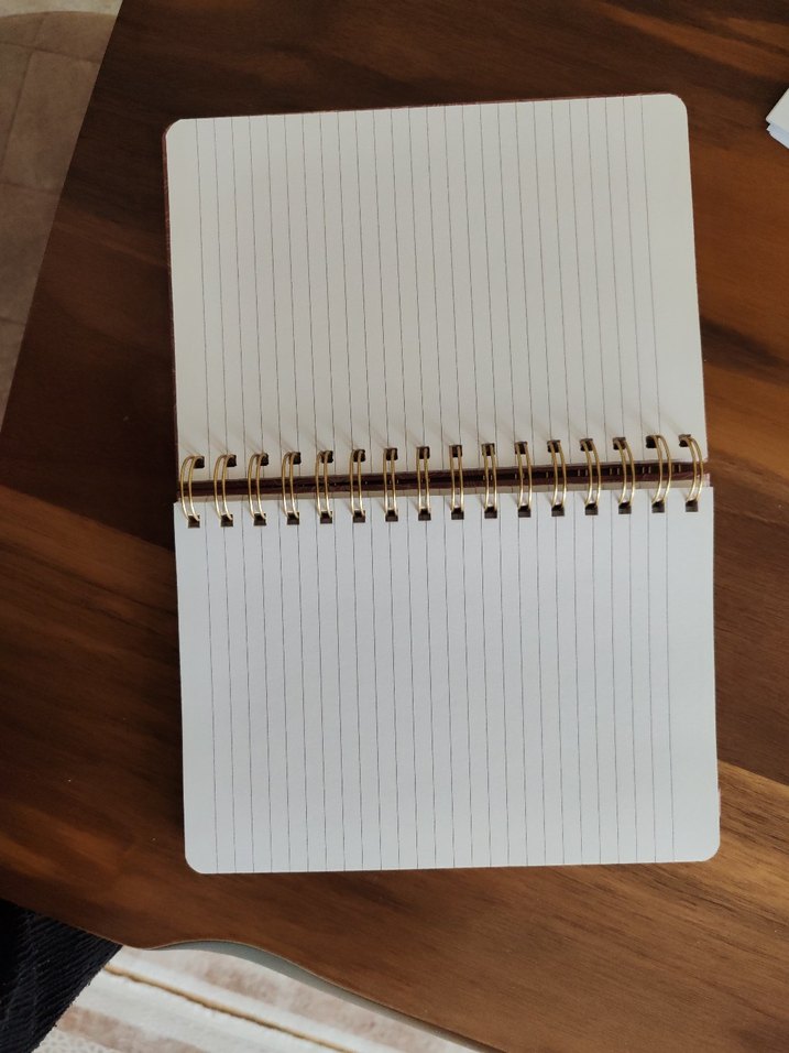 Sert kapaklı orta boy telli 180 sayfa A5 çizgili defter - Görsel 3