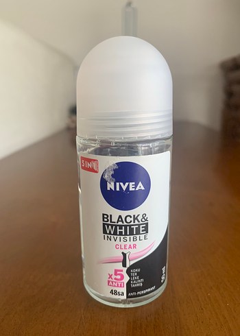 Nivea Black & White Roll-On Kadın Deodorant