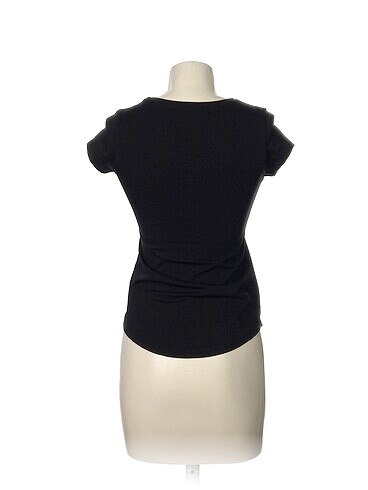 m Beden Diğer T-shirt %70 İndirimli.