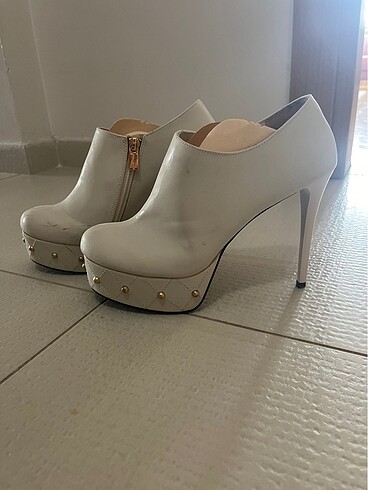 Charles & Keith Krem bot