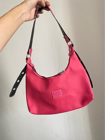 Pembe baget çanta