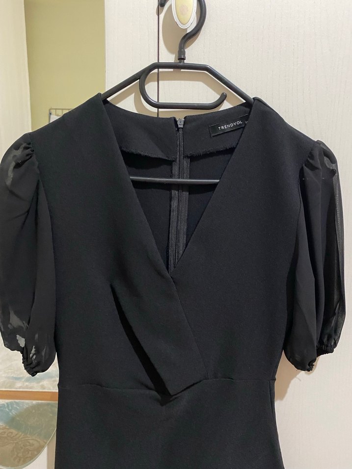 V Yaka Kemerli Siyah Midi Elbise - Görsel 3