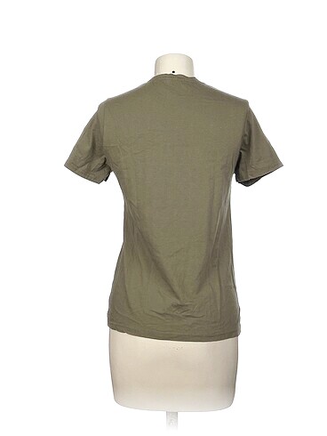 s Beden Diğer T-shirt %70 İndirimli.