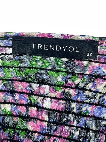 36 Beden çeşitli Renk Trendyol & Milla Bluz %70 İndirimli.