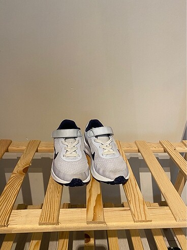 27 Beden Nike kız çocuk ayakkabı
