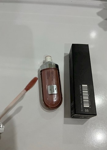 Kiko KIKO Parlak Bej Dudak Parlatıcısı