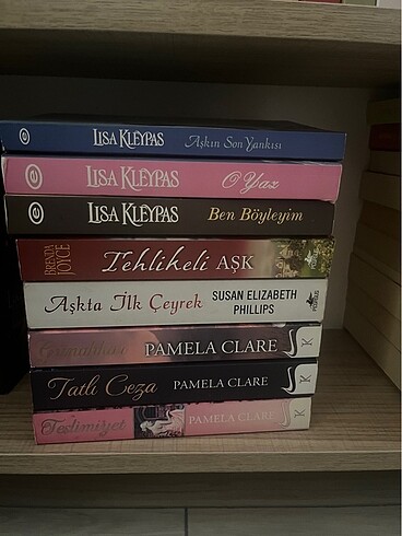 Tarihi aşk romanları. Fiyat semboliktir tekli satılır