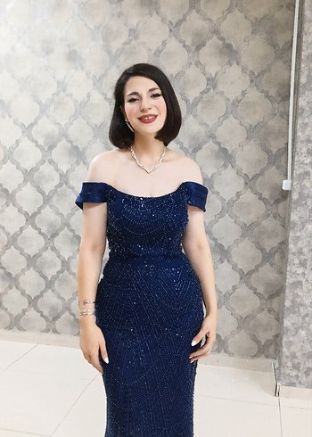 lacivert kısa kol boncuklu uzun taşlı balık abiye - Görsel 7