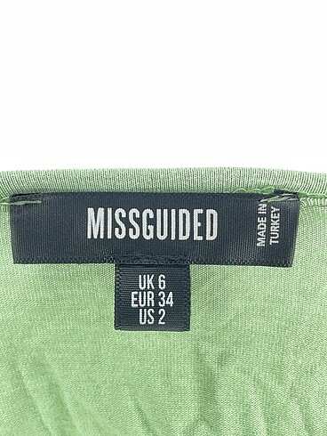 34 Beden yeşil Renk Missguided T-shirt %70 İndirimli.