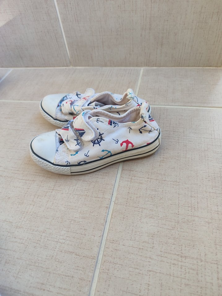 Beyaz Renkli Erkek Çocuk Velcro Bağcıklı Spor Ayakkabı - Görsel 2