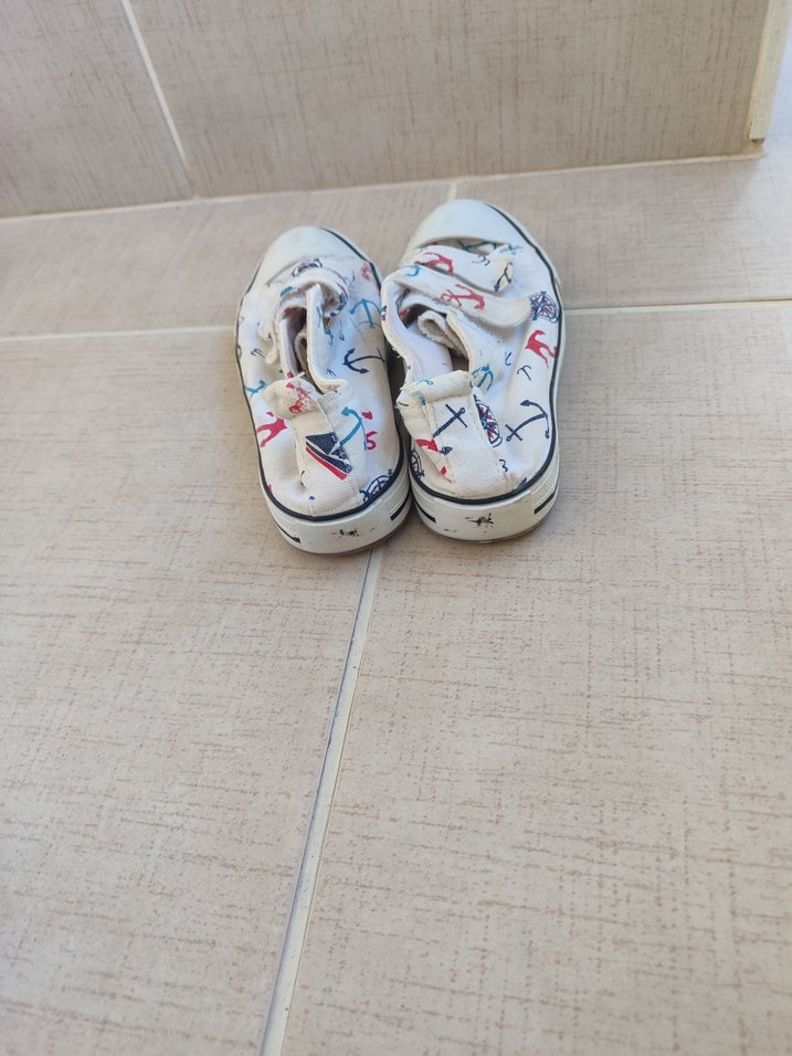 Beyaz Renkli Erkek Çocuk Velcro Bağcıklı Spor Ayakkabı - Görsel 3