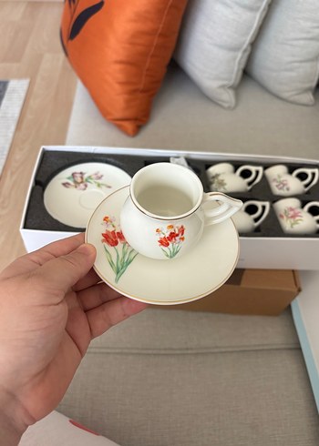 Karaca Çiçek Desenli 6'lı Beyaz Kahve Fincanı Seti