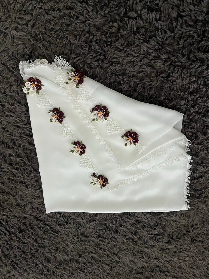 İğne oyası 16 gül İşlemeli Kadın namaz başörtüsü - Görsel 3