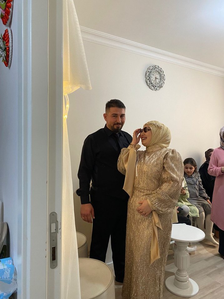 Altın İşlemeli Uzun Kollu Abiye Elbise - Görsel 2