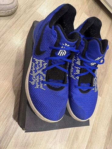 42 Beden mavi Renk Nike Kyrie 3 Basketbol Ayakkabısı