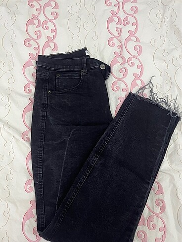 slim mom jean.