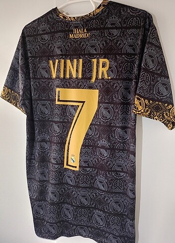 REAL MADRİD VİNİ JR FORMASİ ÖZEL SERİ 