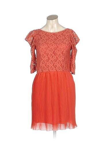 PreLoved Kısa Elbise %70 İndirimli.