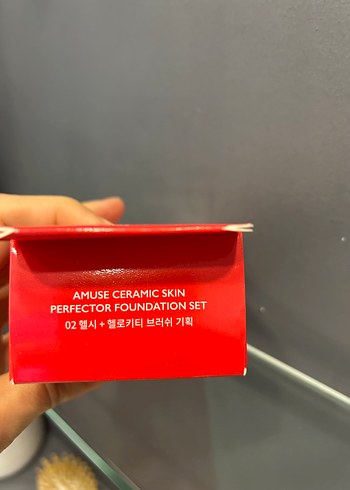 Diğer Amuse Fondöten ve Fırça Seti