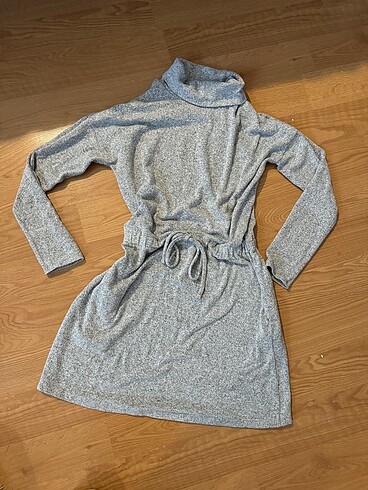 Basic gri boğazlı elbise