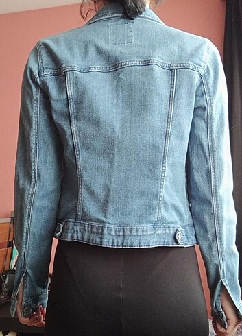 32 Beden Bershka kısa kot ceket
