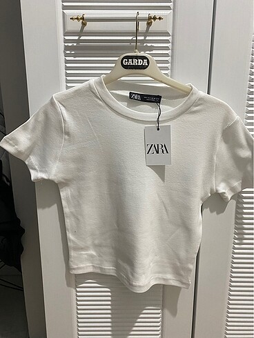 Zara Crop