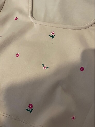 Bershka Çiçekli bluz