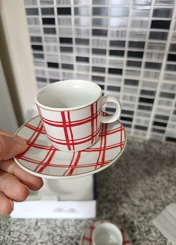  Beden kırmızı Renk English home ikili kahve fincanı 