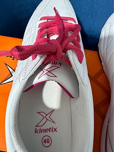 39 Beden KİNETİX 40 ama 39 iyi olur