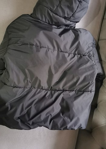 Stradivarius kısa şişme mont - Görsel 6