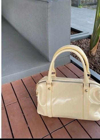 Zara Kırmızı Parlak Deri Kadın Çanta
