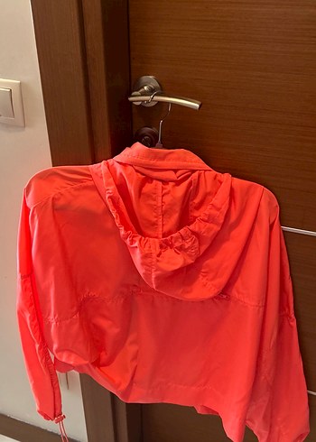 xs Beden kırmızı Renk Zara fosforlu pembe yağmurluk