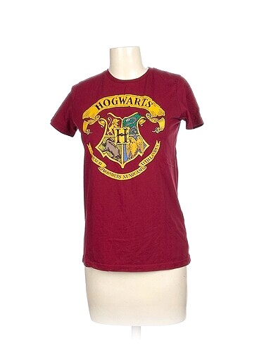 Defacto T-shirt %70 İndirimli.